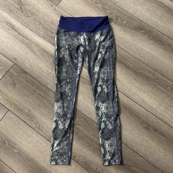 Prismsport x urban Outfitters purple snakeskin leggings small - Picture 2 of 5